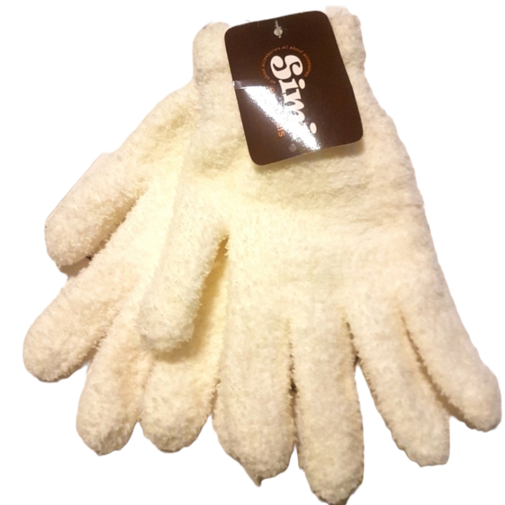 🧤 Fuzzy Soft White Gloves